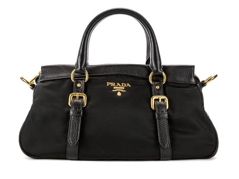 prada bags 2011